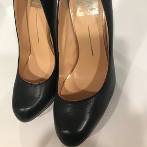 Dolce Vita black leather pumps